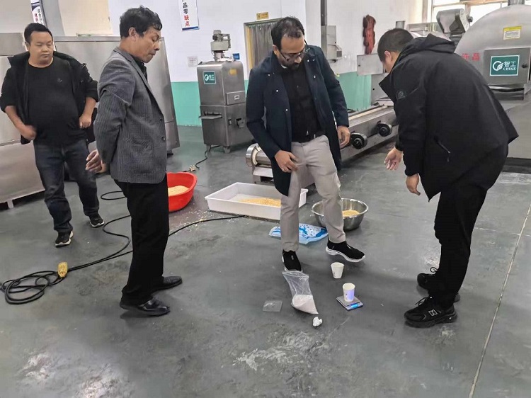 流水線電磁炒貨機(jī) 流水線電磁炒貨機(jī)